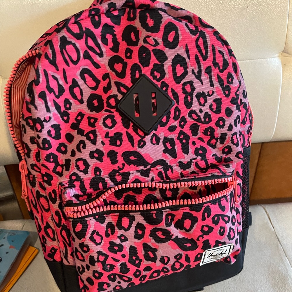Herschel youth cheetah camo neon pink/black Bagpack, pencil case and lunch bag